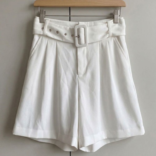 Stradivarius Shorts με ζώνη σαν καινούργια, άσπρα, μέγεθος S