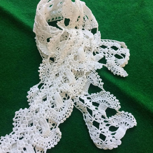 Handmade white crochet lace like new, set of two