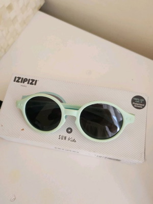 IZIPIZI baby γυαλιά ηλίου μεταχειρισμένα, σε μέντα χρώμα