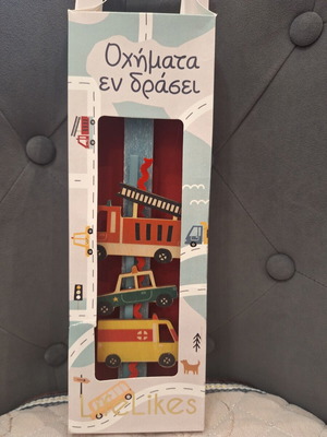 LifeLikes Play Candle "Vehicles in Action" like new, scented with wooden magnets