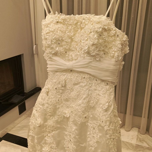 Wedding dress new off white with appliqué lace and veil