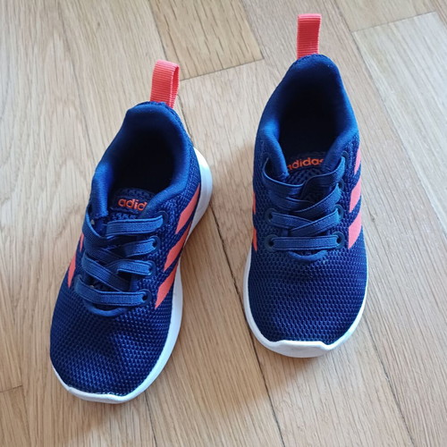 Adidas baby sports shoes size 20 like new with velcro
