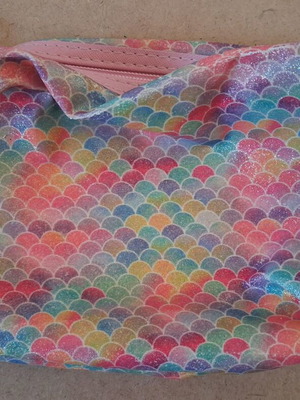 Toiletry bag like new with waterproof outer lining, pink multicolor