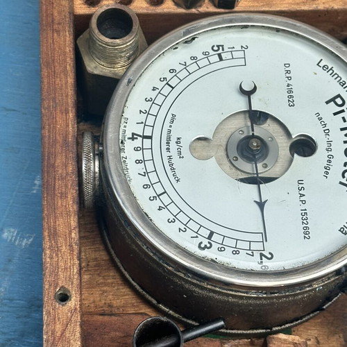 Pi-Meter Lehmann & Michels Hamburg-Altona vintage industrial instrument used