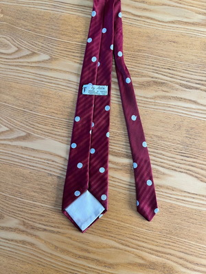 Vintage burgundy polka dot tie by Antsi