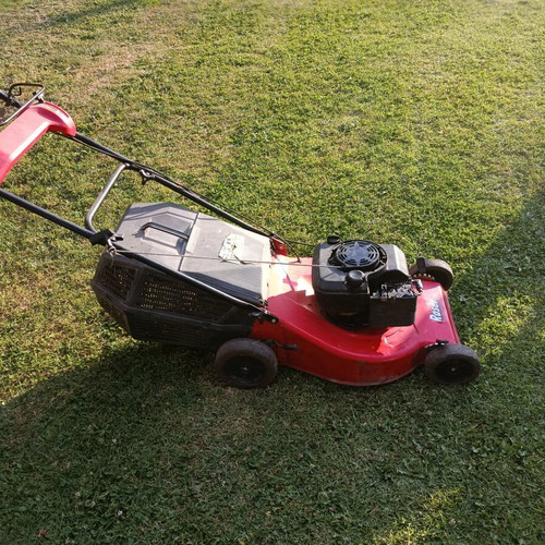 Lawn mower used, good condition