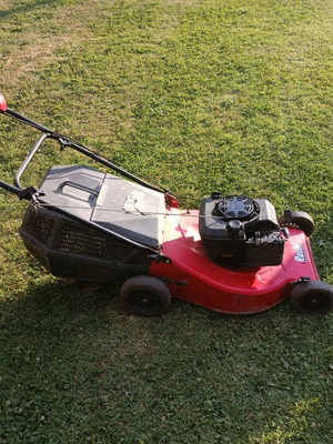 Lawn mower used, good condition