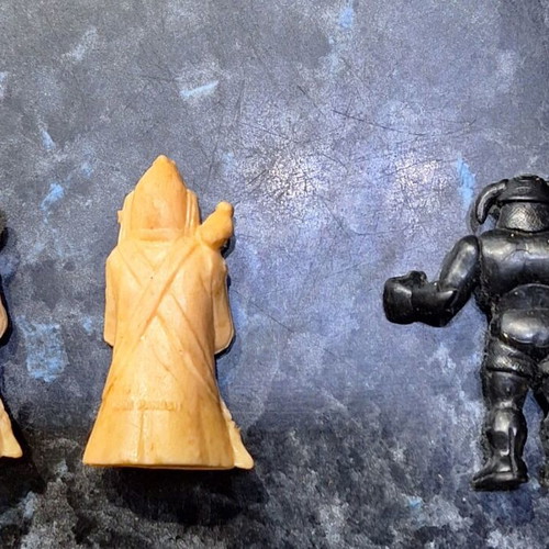 Alien figures used, pack of 3 pieces