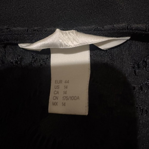 H&M black dress with ruffles and lace size 44 midi length like new
