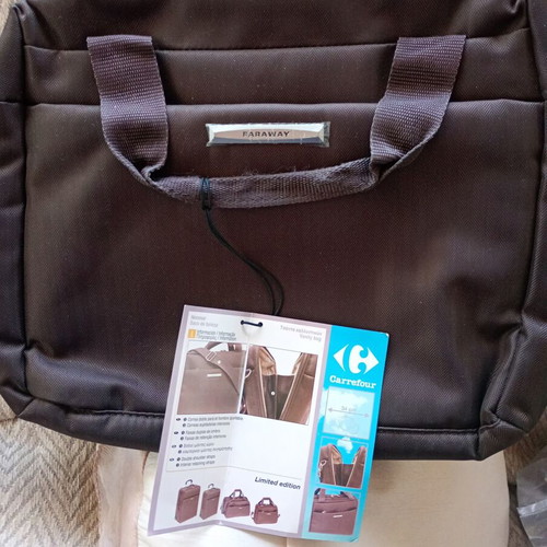 Cosmetic bag new brown, dimensions 0.30 x 0.39 m