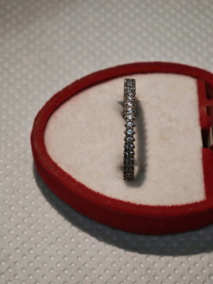 925 silver ring new with zircon stone size 19