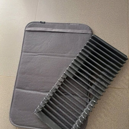 Umbra plate holder like new, gray portable with elastic band