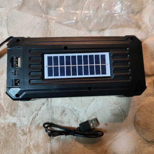 Wireless speaker with solar panel and flashlight new