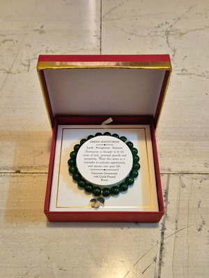 Unisex Bracelet with Green Onyx and 14K Gold-Plated Brass Mushrooms
