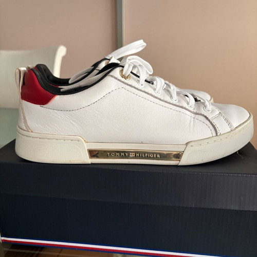 Tommy Hilfiger leather sneakers used, size 38, white