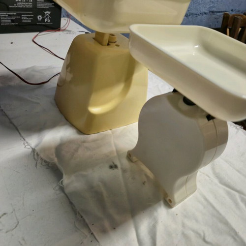 Analog kitchen scales set of 2 like new