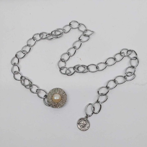 Women's metal belt like new, silver, with flower pearl buckle