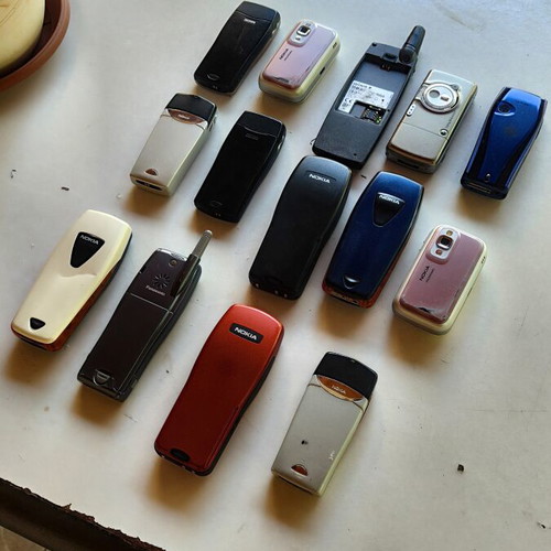 Various old Ericsson, Nokia, Panasonic mobile phones, 14 pieces