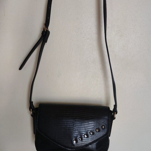 Sisley small crossbody bag like new, black faux leather