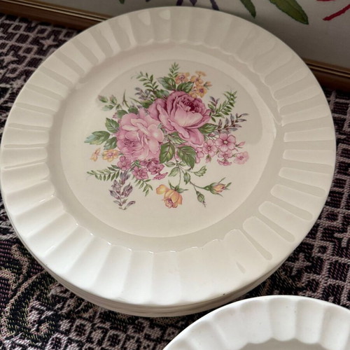 Dinner and dessert plates used, set of 14, branded USA