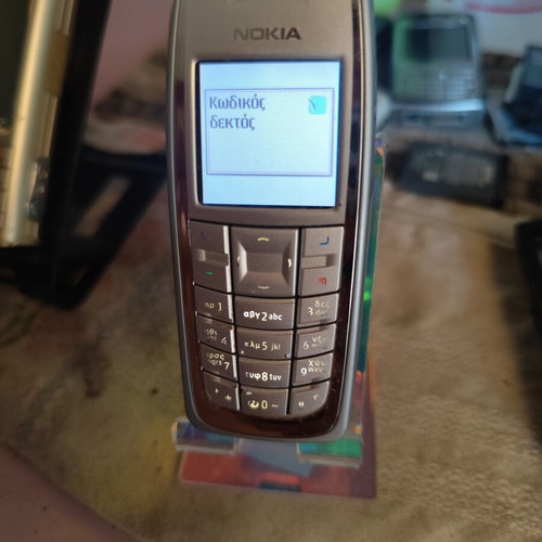 Nokia 3120 phone like new with charger and new battery