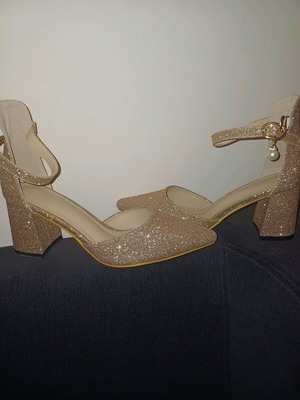 Glitter sandals new, gold color, size 37