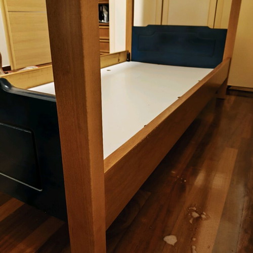 Wooden bunk bed used with double layout and durability