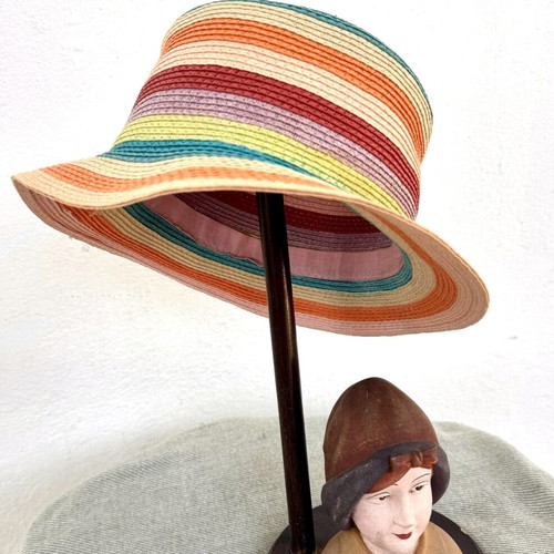 Colorful summer bucket hat size S like new