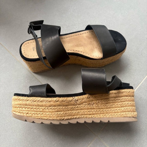 Fred platform sandals like new, size 40, black