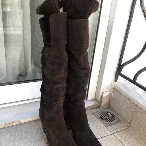 Suede boots brown like new, high with inner sock