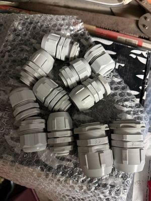 Cable gland nuts new, 11 pieces, 2 large for PG16+