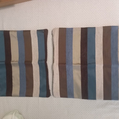 Decorative pillowcases set of 2, 42x42 cm, like new