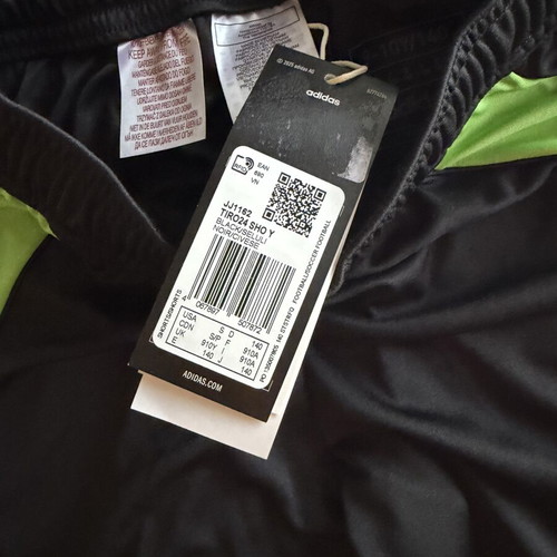 Adidas shorts new, size 9-10 years, 140 cm