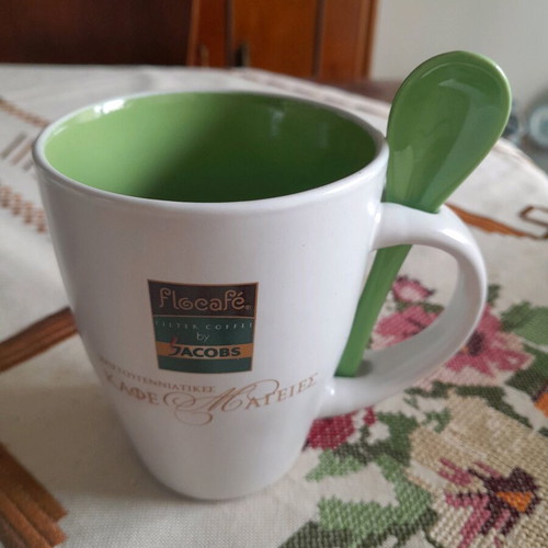 Jacobs mugs set of 2 with spoon, new, French coffee size