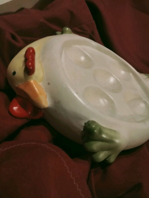 Easter ceramic egg holder 5 slots like new