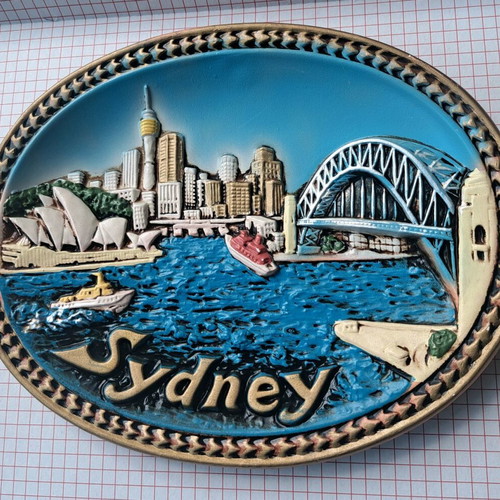 Vintage decorative plate Sydney Australia in like new condition