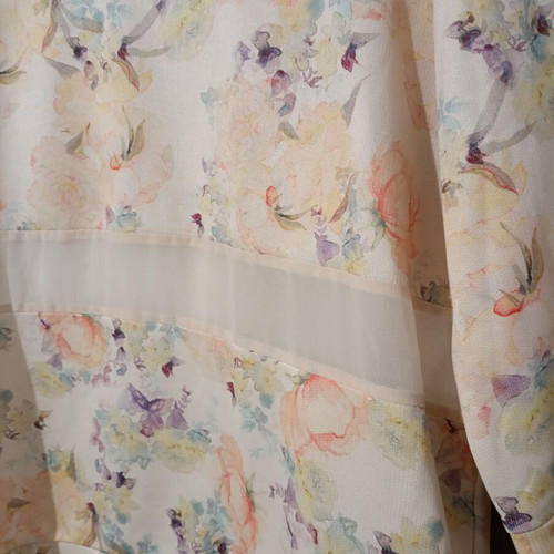 Pull and Bear floral blouse like new, polyester spring