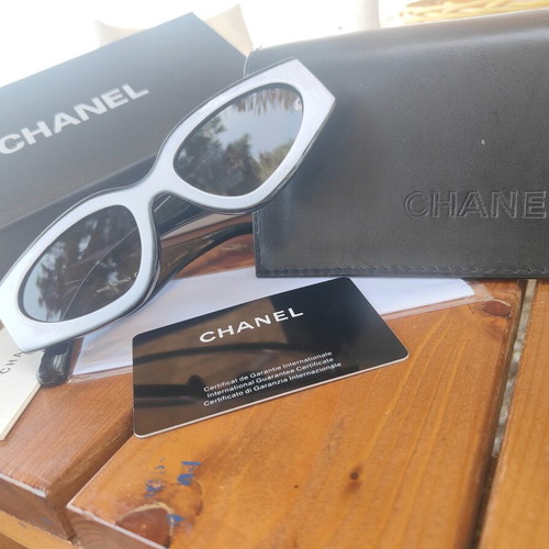Chanel 6056 sunglasses new, black and white