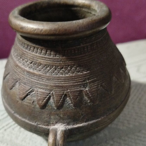 Tribal rice measuring cup Indian bronze like new