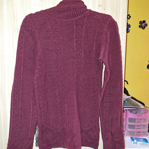 Knitted long-sleeve burgundy turtleneck sweater used size S