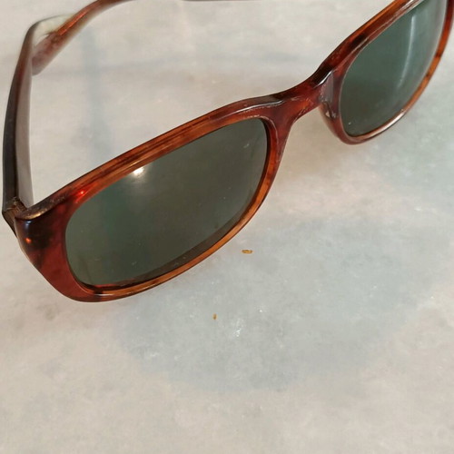 Sunglasses used 90s brown with case Y2K