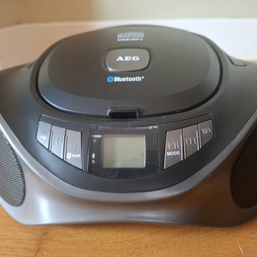 Portable Radio CD like new with Bluetooth and mp3