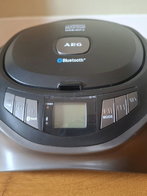 Portable Radio CD like new with Bluetooth and mp3