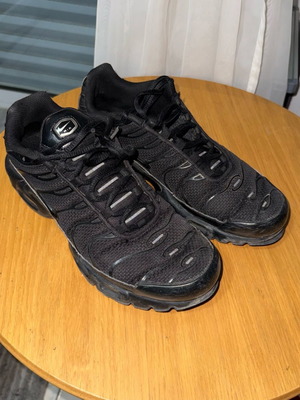 Nike Tn Air Max αθλητικά σαν καινούργια, μέγεθος 41, μαύρα