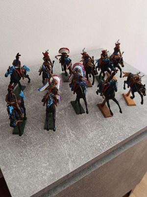 Indian horsemen figures set of 11 used