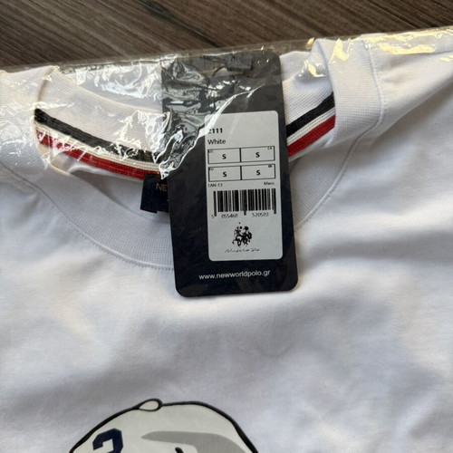 T-shirt new, size S, white with bear print