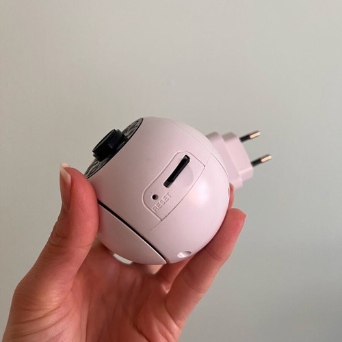 Aerbes wifi smart cameras like new, set of 2