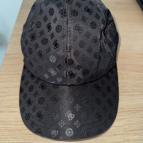 Guess black cap