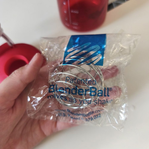 Blender Bottle Shaker 500ml with Stainless Steel BlenderBall new