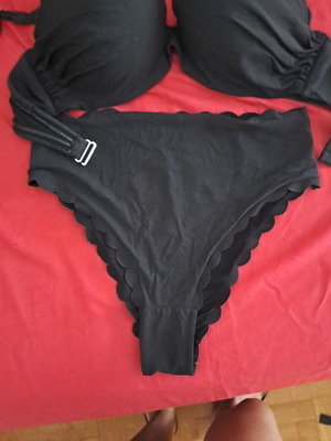 H&M women's black bikini set, size M